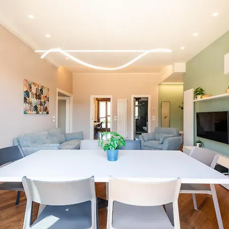 San Michele Modern - Con Balcone! 公寓